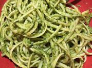 Una foto de salsa pesto para pastas