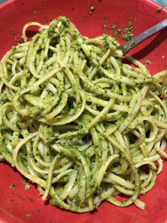 Una foto de Tallarines con Salsa Pesto Albahaca 🌿