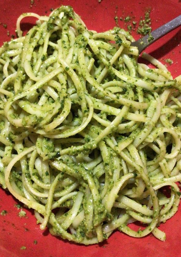 Una foto de Tallarines con Salsa Pesto Albahaca 🌿