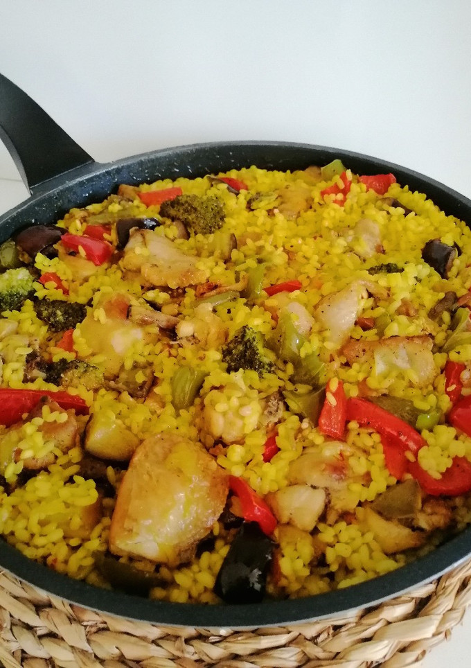 Una foto de Arroz con verduras y pollo