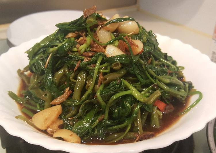 Tumis kangkung vs ikan asin