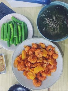 Hình của món Tôm sốt chua ngọt.