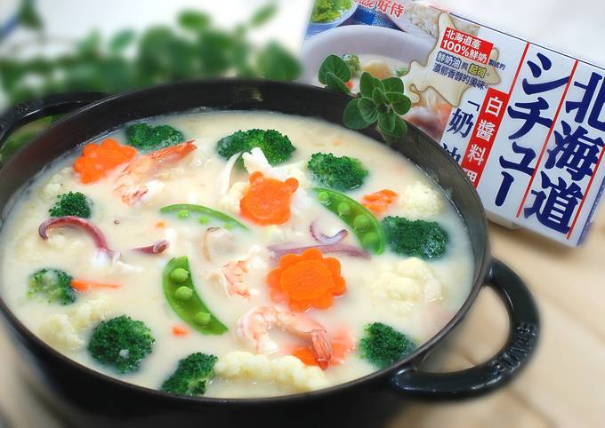 【北海道白醬湯】海鮮白醬牛奶鍋 食譜成品照片