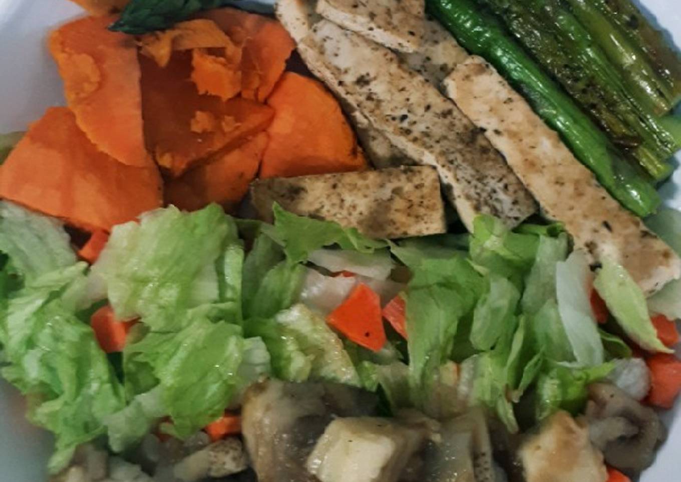 Bowl de tofu, verduras y boniato