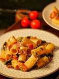 Creamy Spinach Alfredo Rigatoni - Pasta Dengan Bayam Horenso