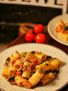 Foto resep Creamy Spinach Alfredo Rigatoni - Pasta Dengan Bayam Horenso