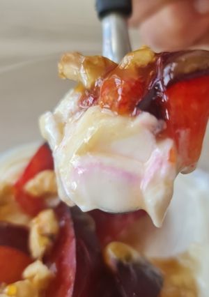 Una foto de Yogurt griego (con 3 ingredientes) Espeso y riquísimo! -Sin Yogurtera-