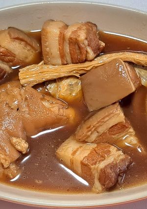 รูปของ พะโล้หมูสามชั้นใส่ฟองเต้าหู้