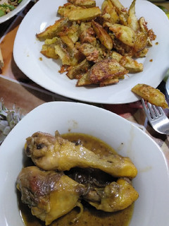 Una foto de Jamoncitos de pollo en salsa con champis