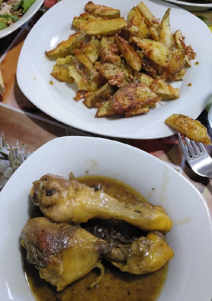 Una foto de Jamoncitos de pollo en salsa con champis