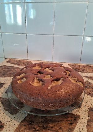 Una foto de Torta vegana de chocolate con crema de maicena