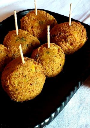 A picture of Cheesy kurkure lollipops.