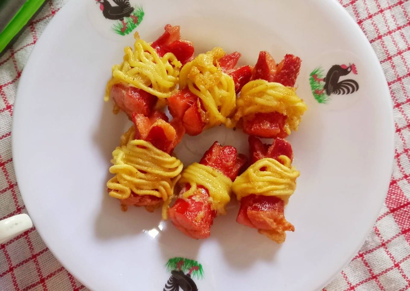 Tutorial Membuat Sosis Gulung Mie Yang Enak