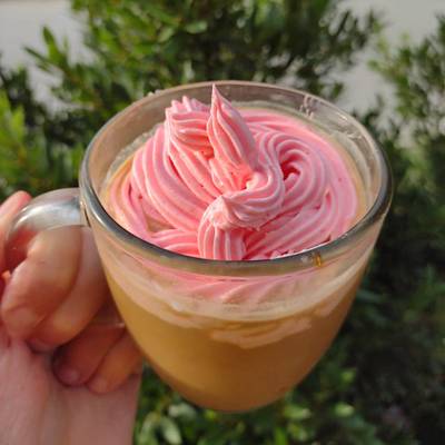 Café helado con dulce de leche y crema ❤️ Receta de Maarú - Cookpad