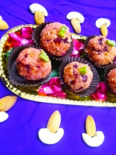 મલાઈ પનીર રોઝ બોલ્સ રેસીપી મુખ્ય ફોટો