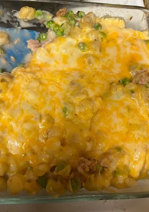 A picture of Tuna Noodle Casserole.