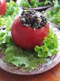 Tomate relleno vegetariano