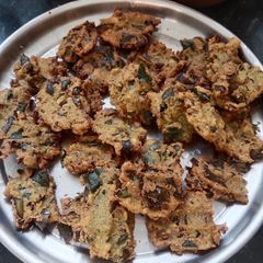 A picture of Palak vada.