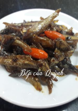 Hình của món Cá cơm khô rim.
