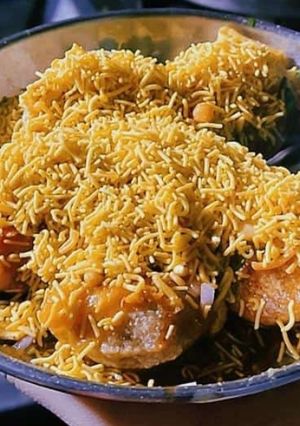 सेव चाट (sev chaat recipe in Hindi) रेसिपी मुख्य फोटो
