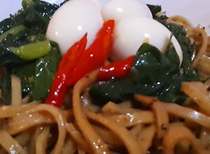 Foto resep Mie Singkong Tumis Daun Ginseng