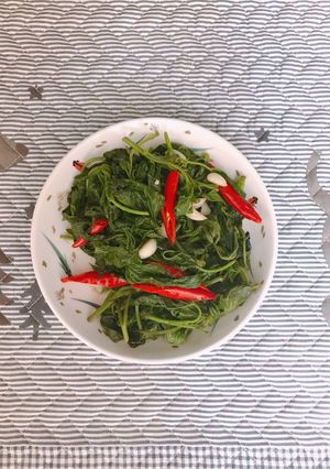 炒地瓜葉 的食譜成品照片