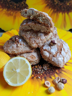 Φωτογραφία της συνταγής Μπισκότα 🍪 μαλακά με λεμόνι 🍋 και φουντούκια ολόκληρα