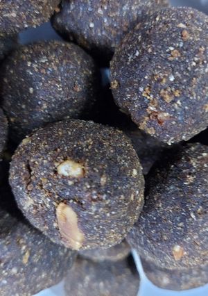 मेथी के लड्डू (methi ke ladoo recipe in Hindi) रेसिपी मुख्य फोटो