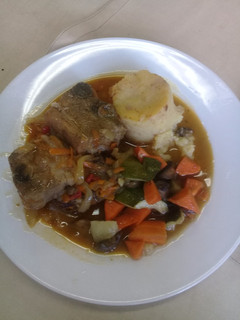 Una foto de Estofado de carne y vino tinto