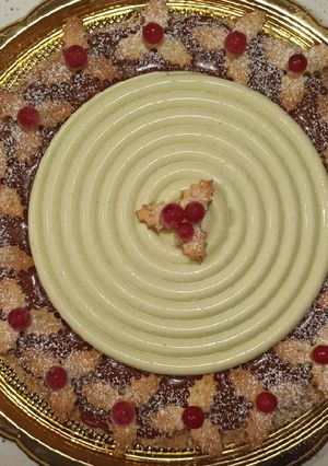 Foto di Corona dell'avvento pistacchiosa con namelaka al pistacchio
