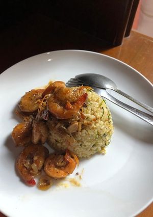 Foto resep Nasigoreng daun jeruk topping udang mentega