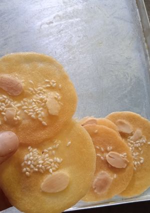 Foto resep Almond crispy (resep mudah dan tanpa loyang khusus)