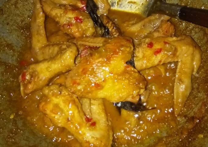 Semur sayap ayam pedas manis