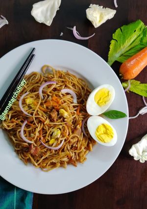 A picture of Street Style Chicken Noodles.