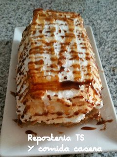 Una foto de Pastel de crema de café y merengue