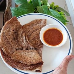 A picture of Horse Gram and Ragi Dosa.