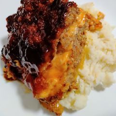 A picture of Barbecue cheeseburger meatloaf.