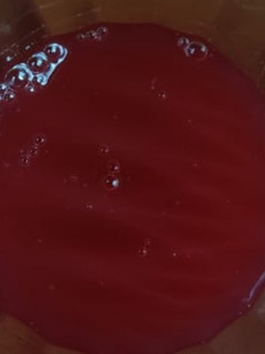Una foto de Limonada con jarabe de frutos rojos y menta estilo DULZAL