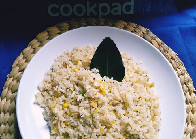 Nasi goreng daun jeruk