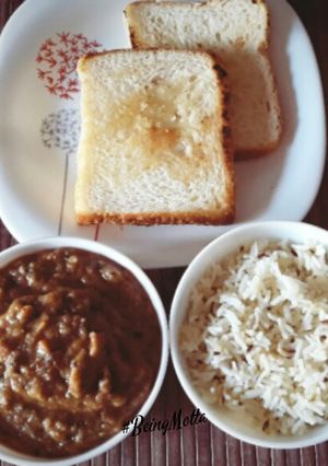 A picture of Dhanshak (veg).