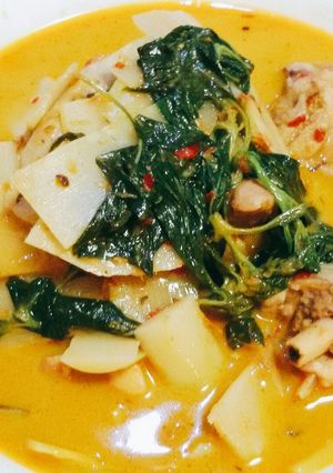 A picture of Red Curry Chicken with Pickled Bamboo Shoots.