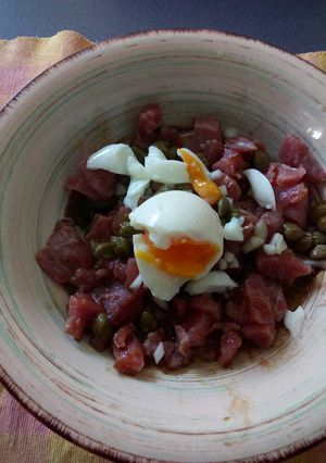Una foto de Atún fresco con salsa de soya