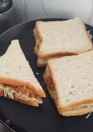 A picture of एगग चीज़ सैंडविच-Egg Cheese Sandwich.