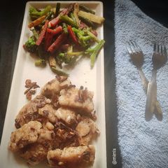 A picture of Tawa Fish with seasonal Veggies.