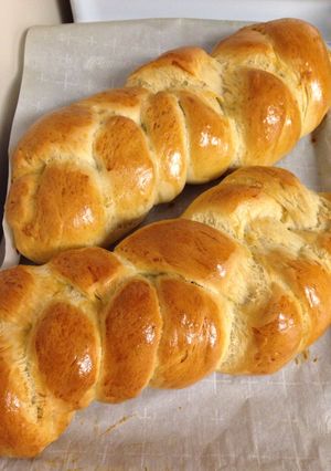 A picture of Bread Machine Chalah.