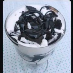 A picture of Oreo delight.