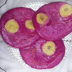 รูปของ Pancake Buah Naga (Bisa buat cemilan si kecil)