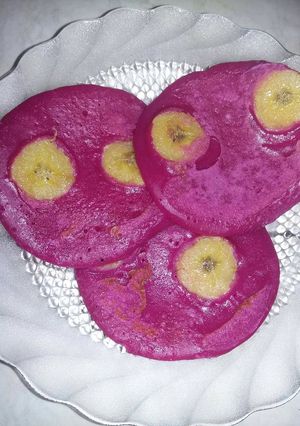 Foto resep Pancake Buah Naga (Bisa buat cemilan si kecil)