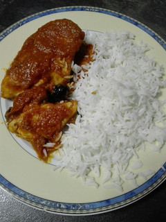 Una foto de Pollo con tomate