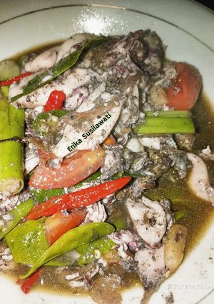 Foto resep Sotong/Cumi pedas masak hitam